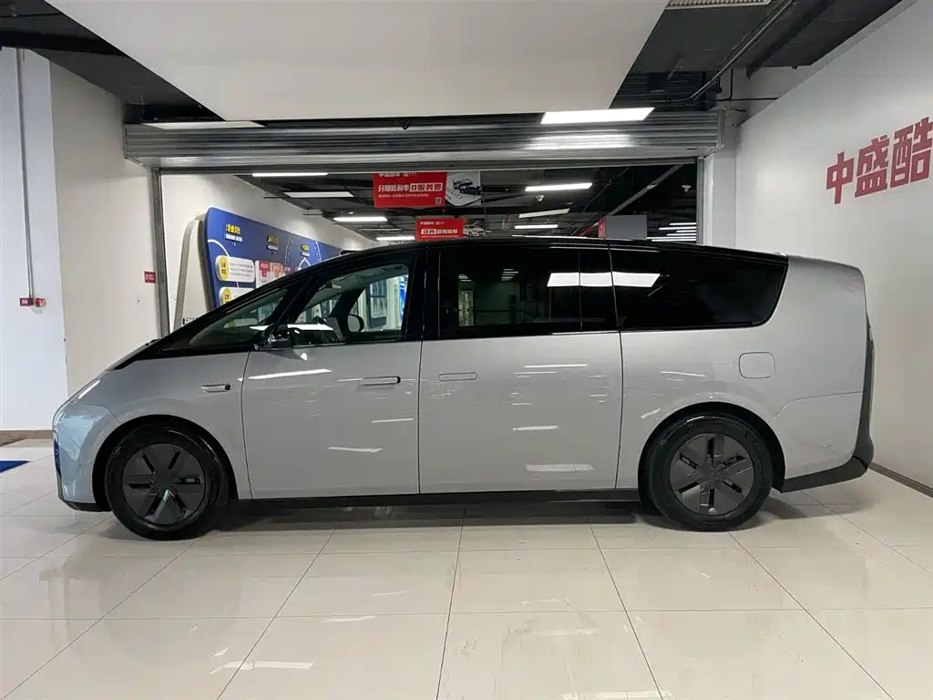 Li Auto Li MEGA 2024