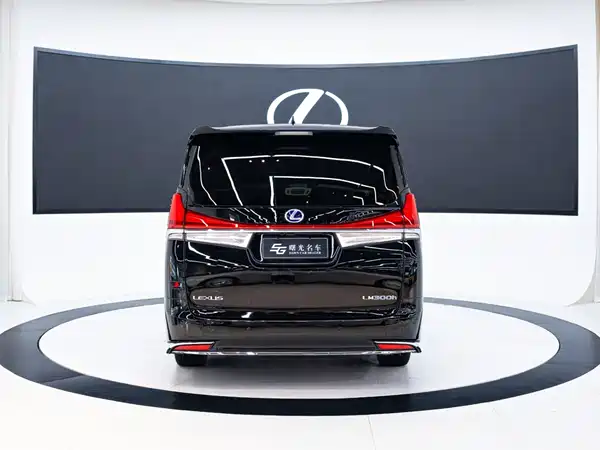 Lexus LM 2023