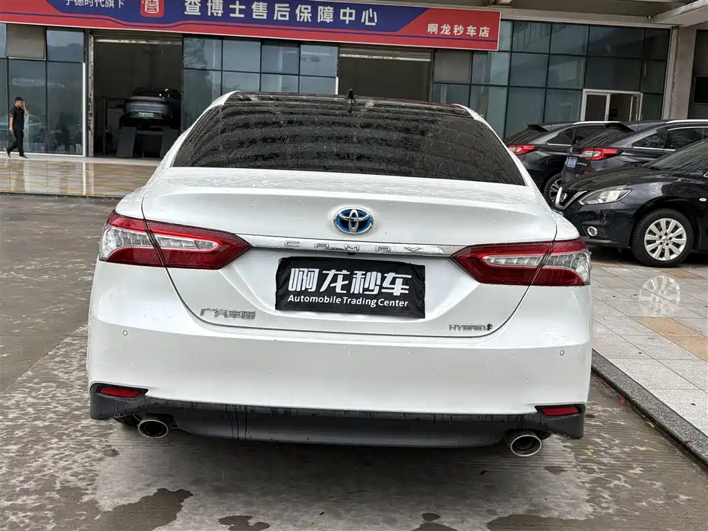 Toyota Camry 2021 — фото 8