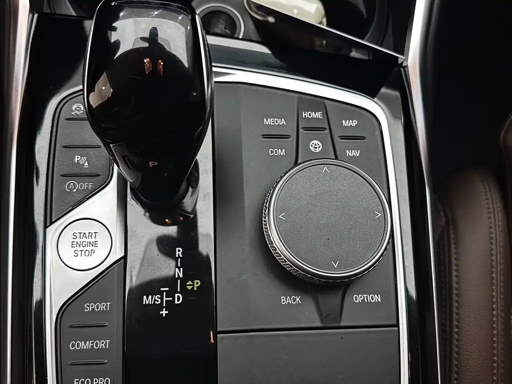 BMW 3 Series 2021 — фото 19
