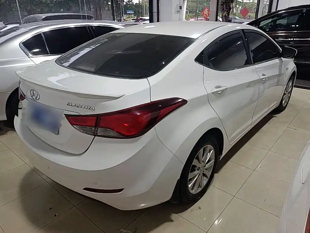 Hyundai Elantra Langdong 2018 — фото 7