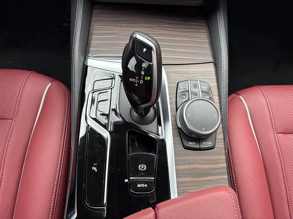 BMW 5 Series 2023 — фото 15