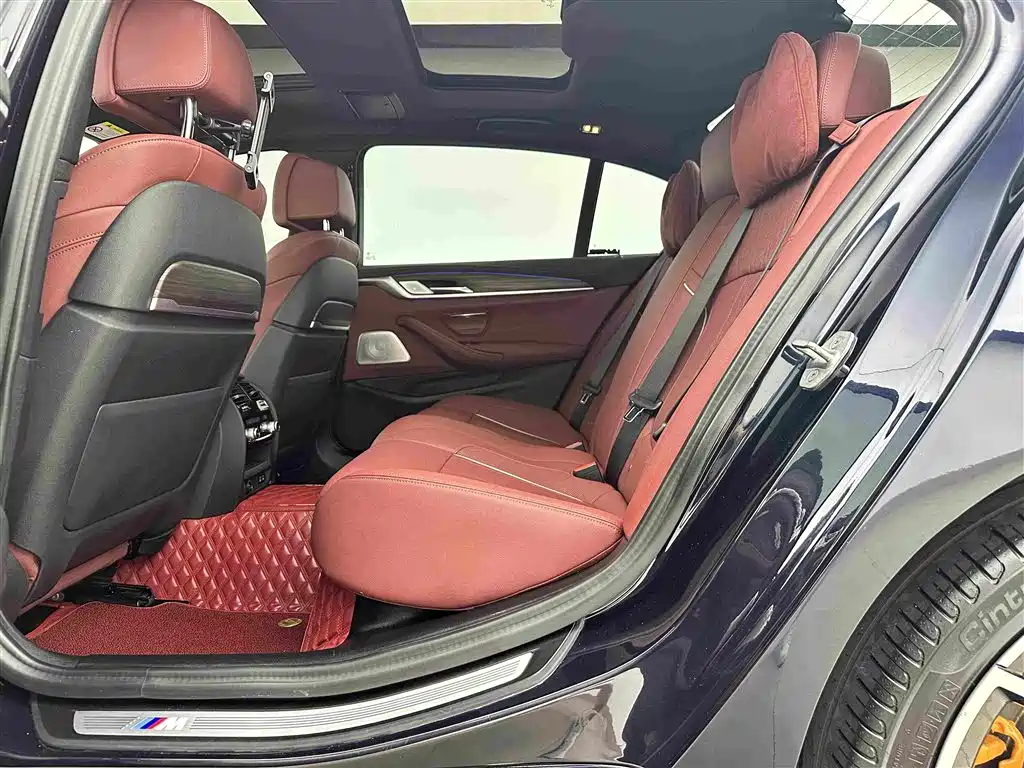 BMW 5 Series 2023