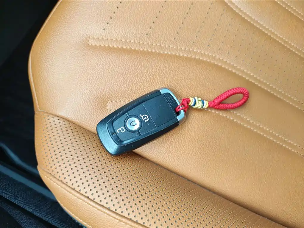 Ford Escape 2020 — фото 12