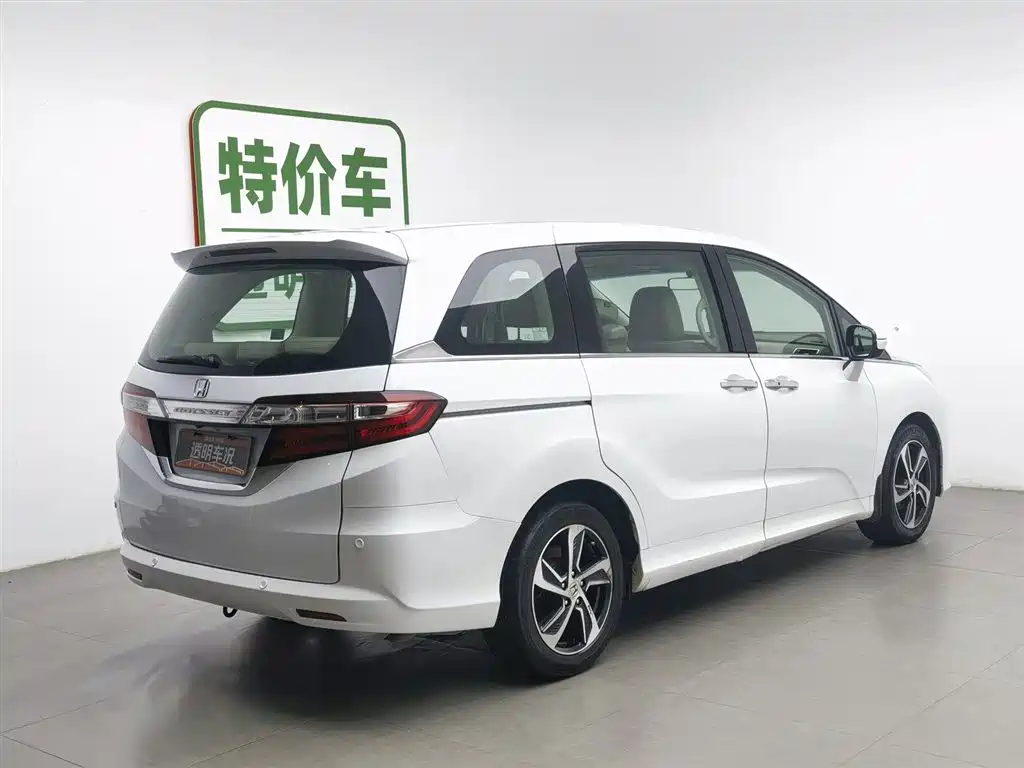 Honda Odyssey 2018 — фото 2