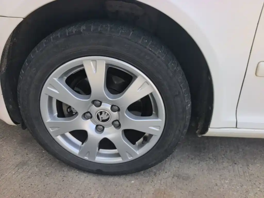 Skoda Octavia 2015 — фото 23