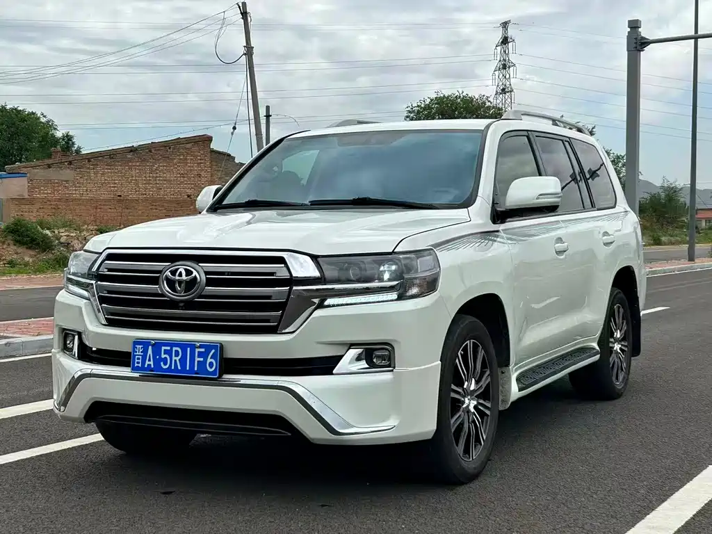 Toyota Land Cruiser 2015 — фото 1