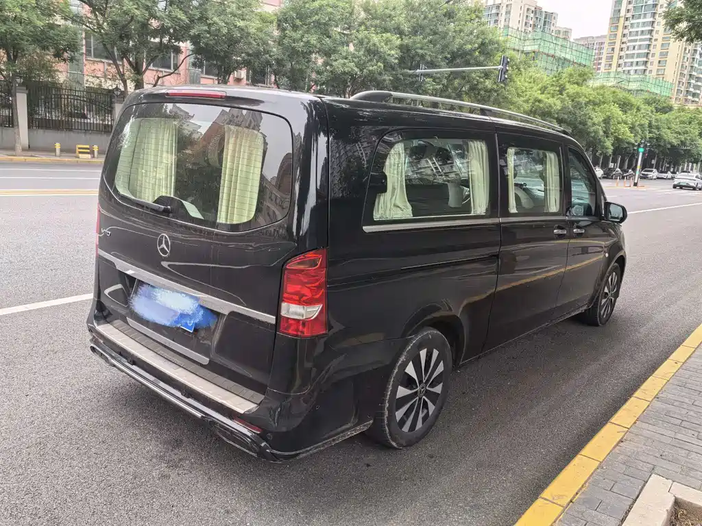 Mercedes-Benz Vito 2022 — фото 10