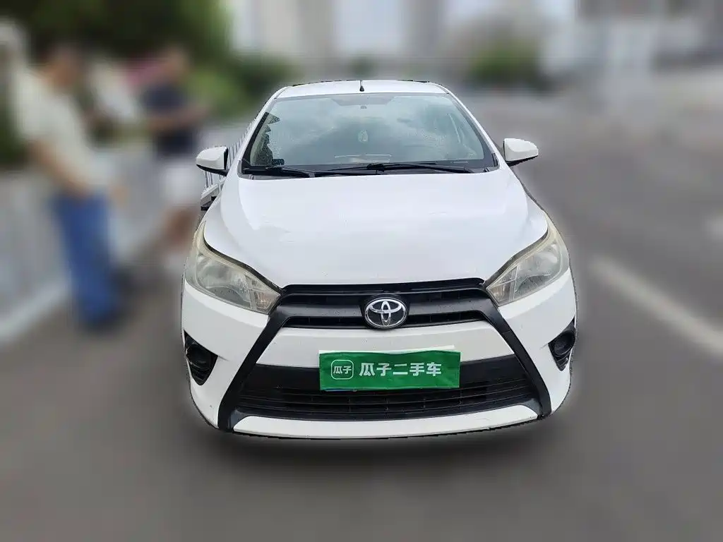 Toyota Yaris L 2015