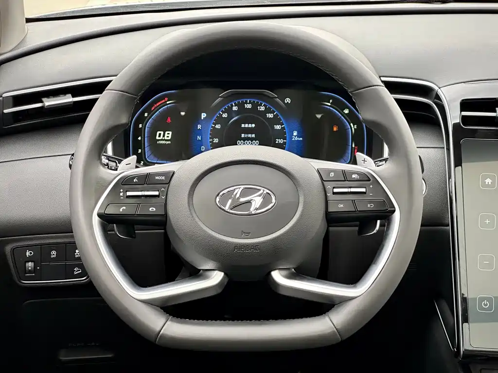 Hyundai Tucson 2023 — фото 13