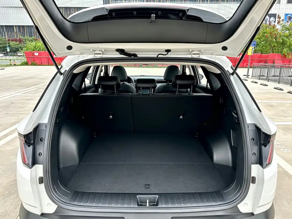 Hyundai Tucson 2023 — фото 19