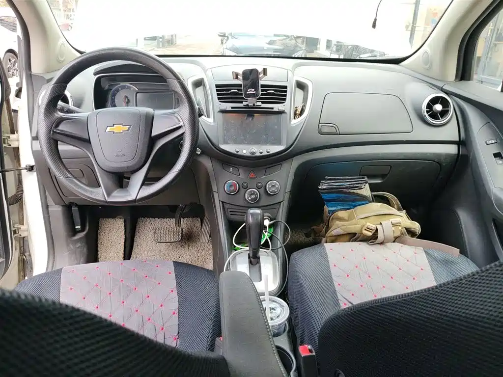 Chevrolet Trax 2015 — фото 10
