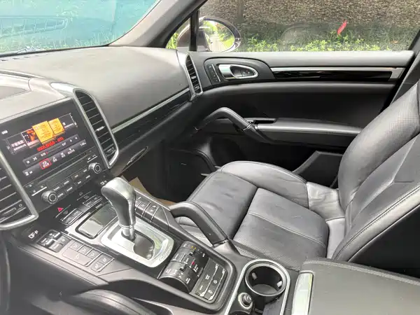 Porsche Cayenne 2016