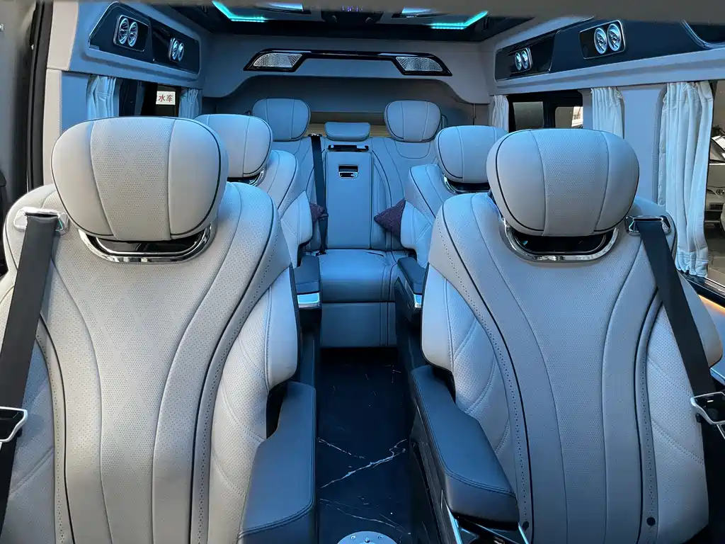 Toyota Hiace 2024 — фото 13
