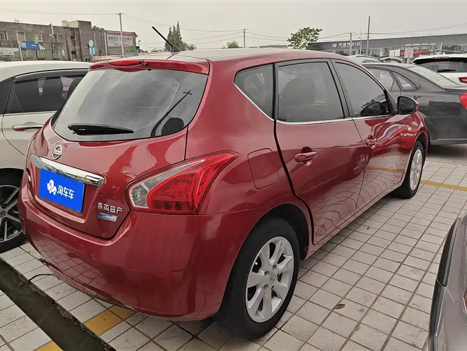 Nissan Tiida 2015 — фото 3