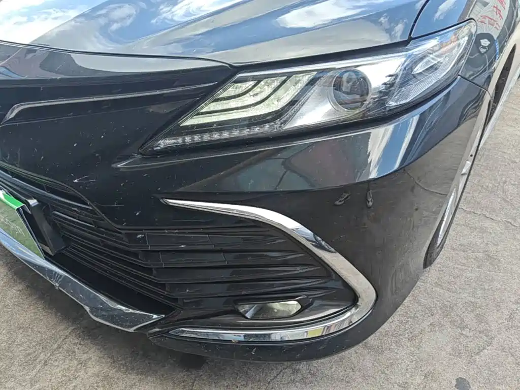 Toyota Camry 2023 — фото 24