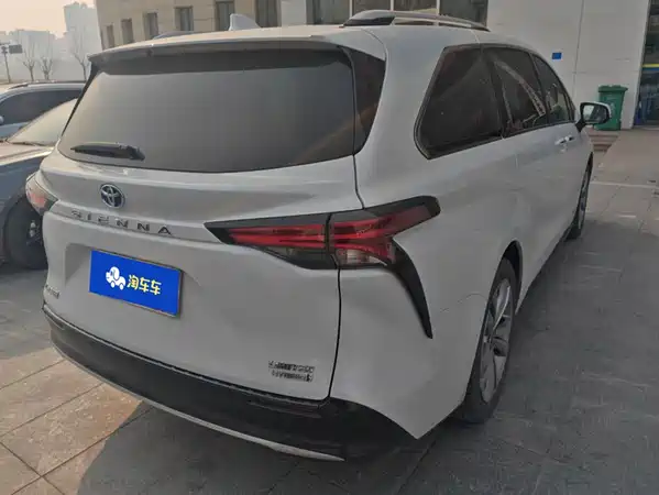 Toyota Sienna 2024