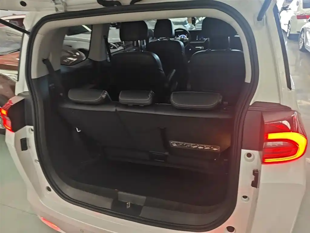 GAC Motor Trumpchi M6 2023 — фото 19
