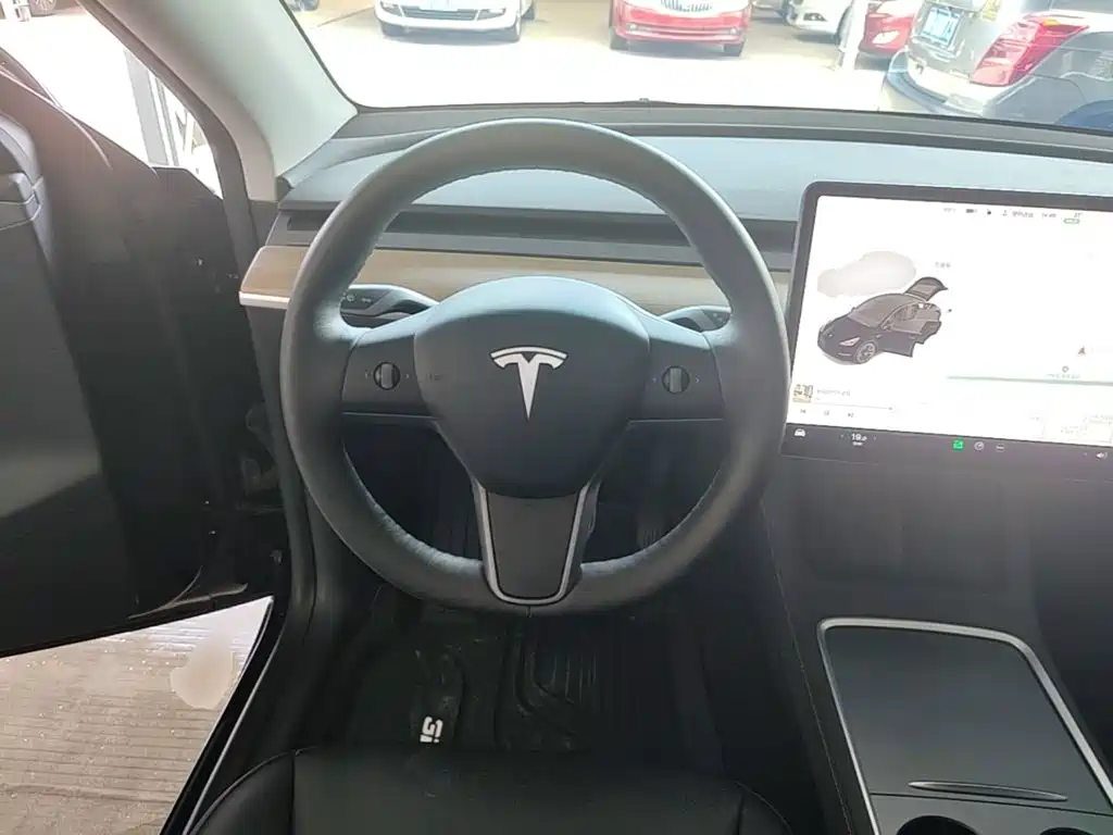 Tesla Model Y 2021 — фото 11