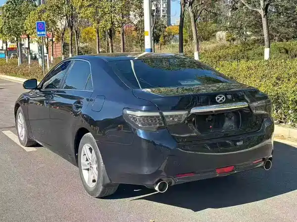 Toyota Reiz 2015