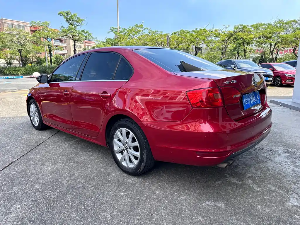Volkswagen Sagitar 2012