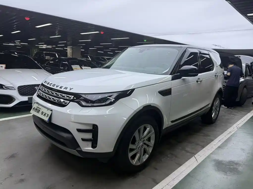 Land Rover Discovery 2018 — фото 1
