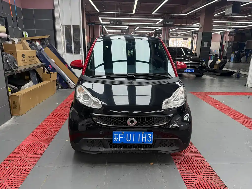 smart Fortwo 2015 — фото 1