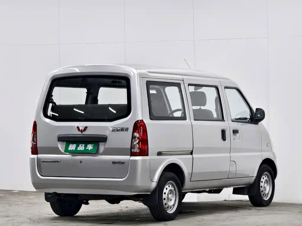 Wuling Rongguang 2013