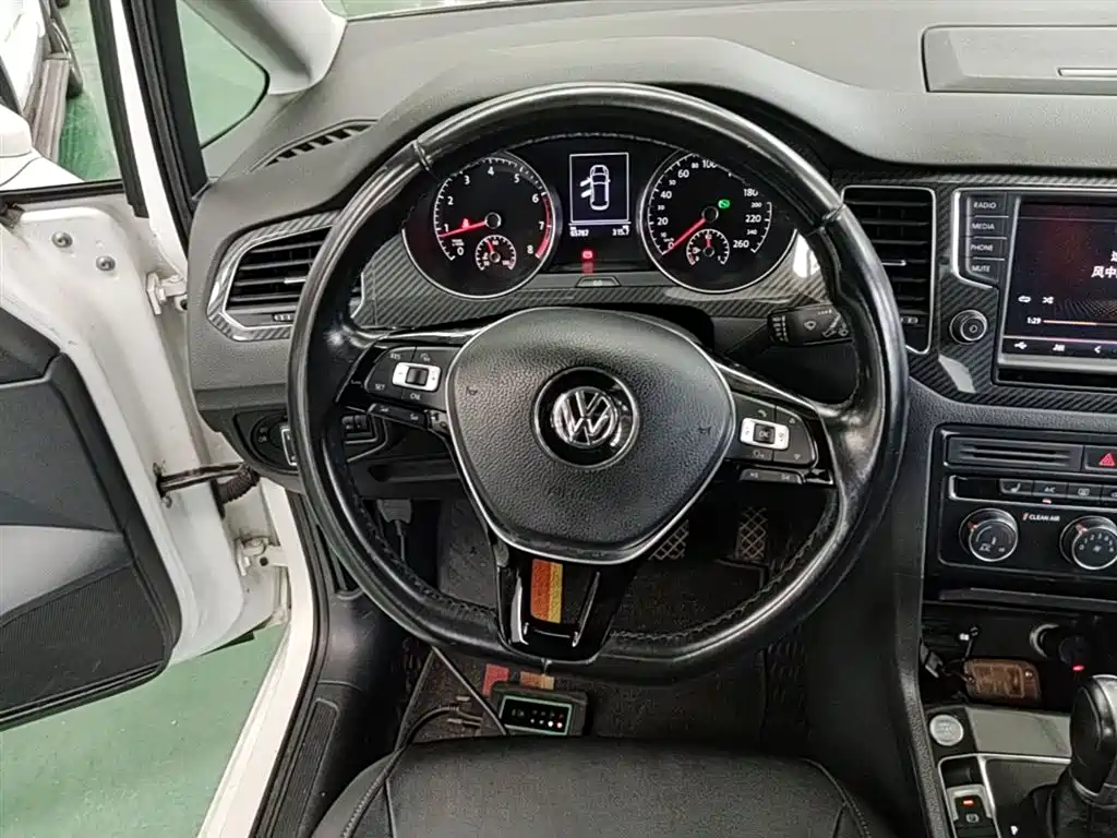 Volkswagen Golf Sportsvan 2017 — фото 11