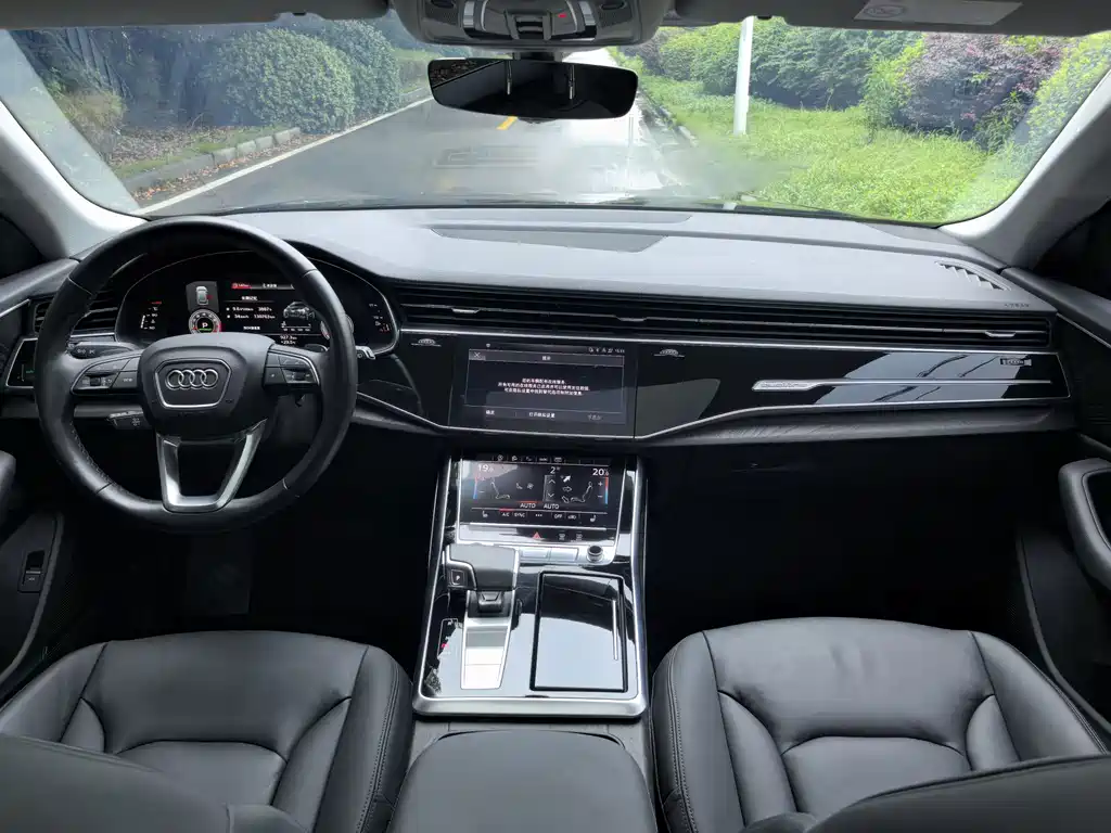 Audi Q8 2021 — фото 11