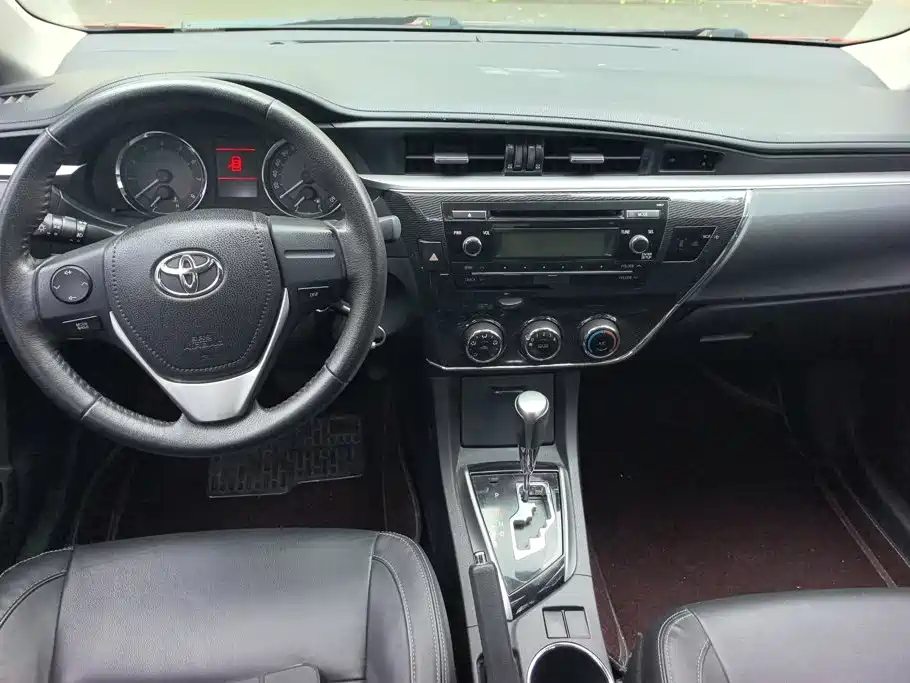 Toyota Corolla 2014 — фото 12