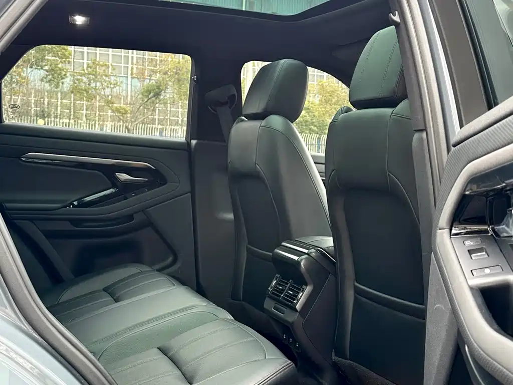 Land Rover Evoque 2021 — фото 18