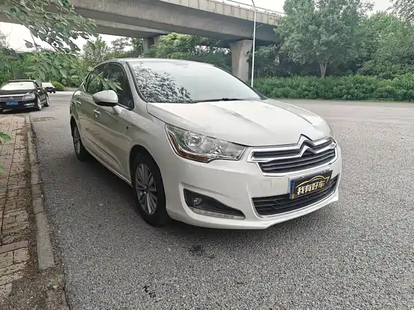 Citroën C4L 2013