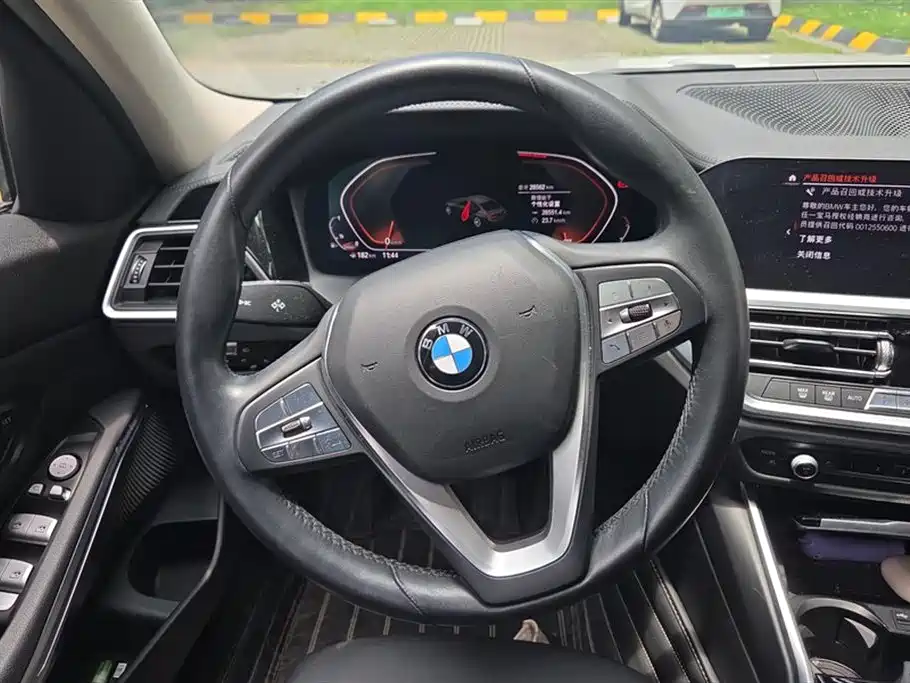 BMW 3 Series 2019 — фото 15