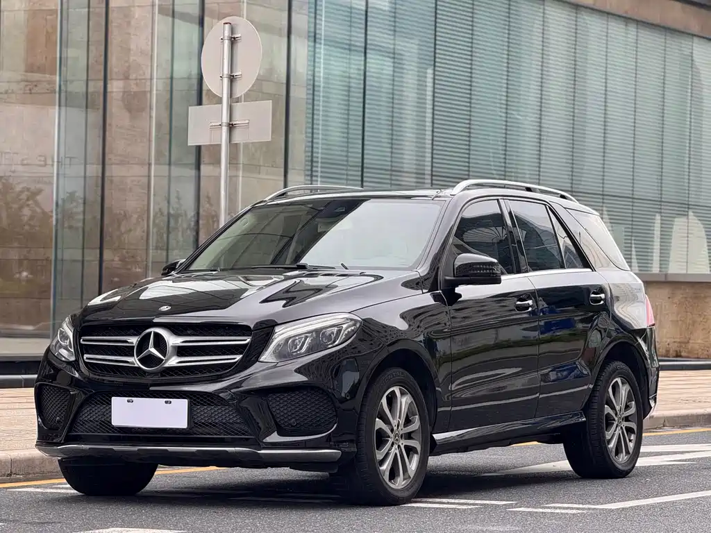 Mercedes-Benz GLE 2017 — фото 1
