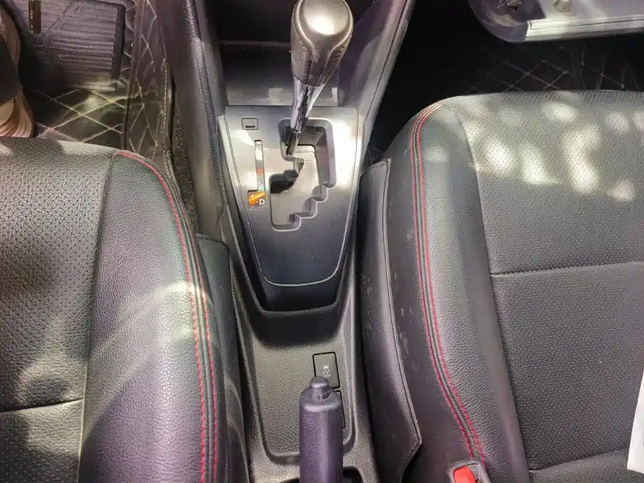 Toyota Yaris L 2020 — фото 16