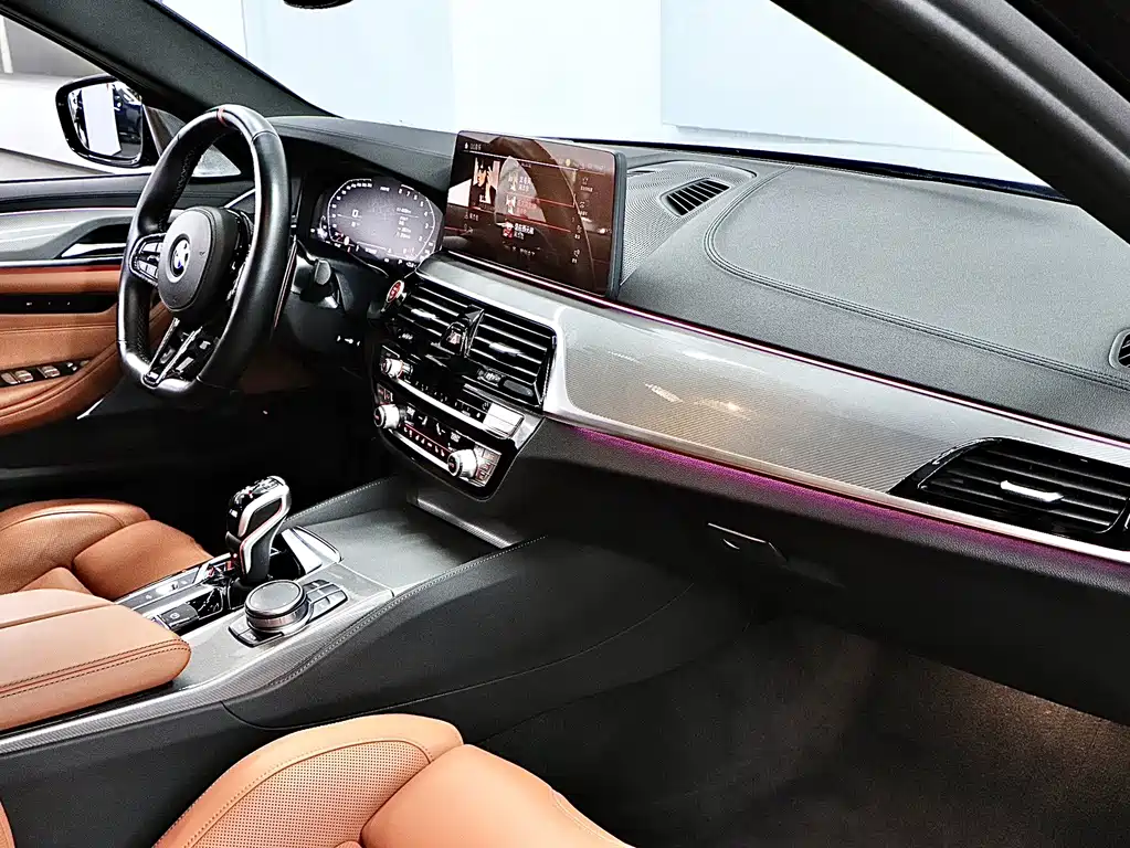 BMW M5 2021 — фото 14