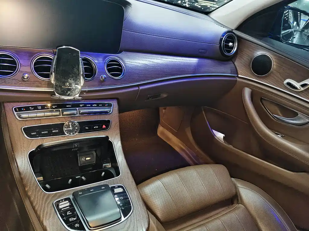 Mercedes-Benz E-Class 2020 — фото 8