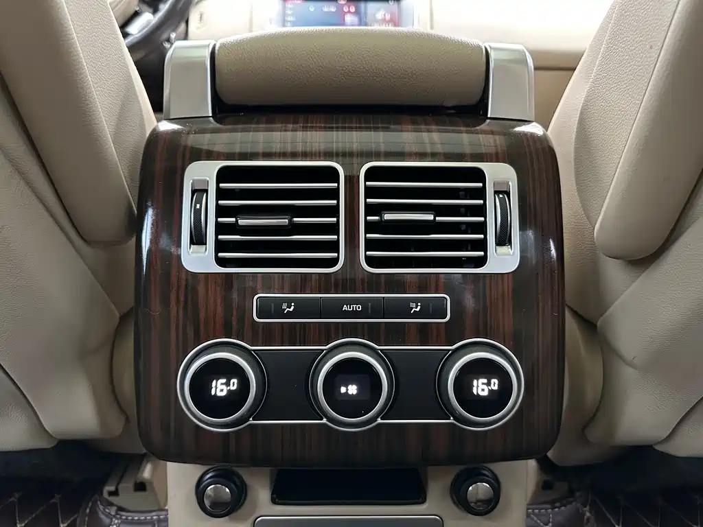 Land Rover Range Rover 2019 — фото 17