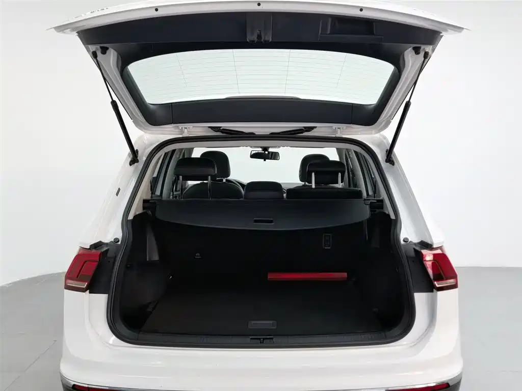 Volkswagen Tiguan L 2021 — фото 16