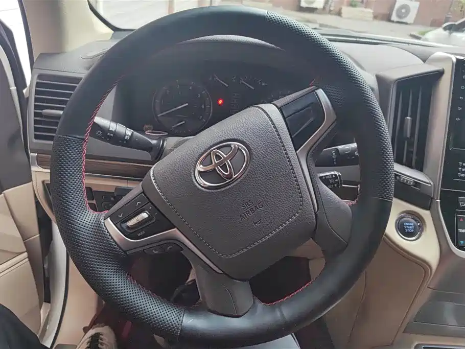 Toyota Land Cruiser 2019 — фото 15