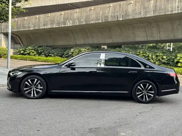 Mercedes-Benz S-Class 2023