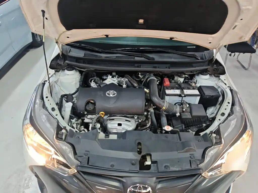 Toyota Yaris L 2022 — фото 20