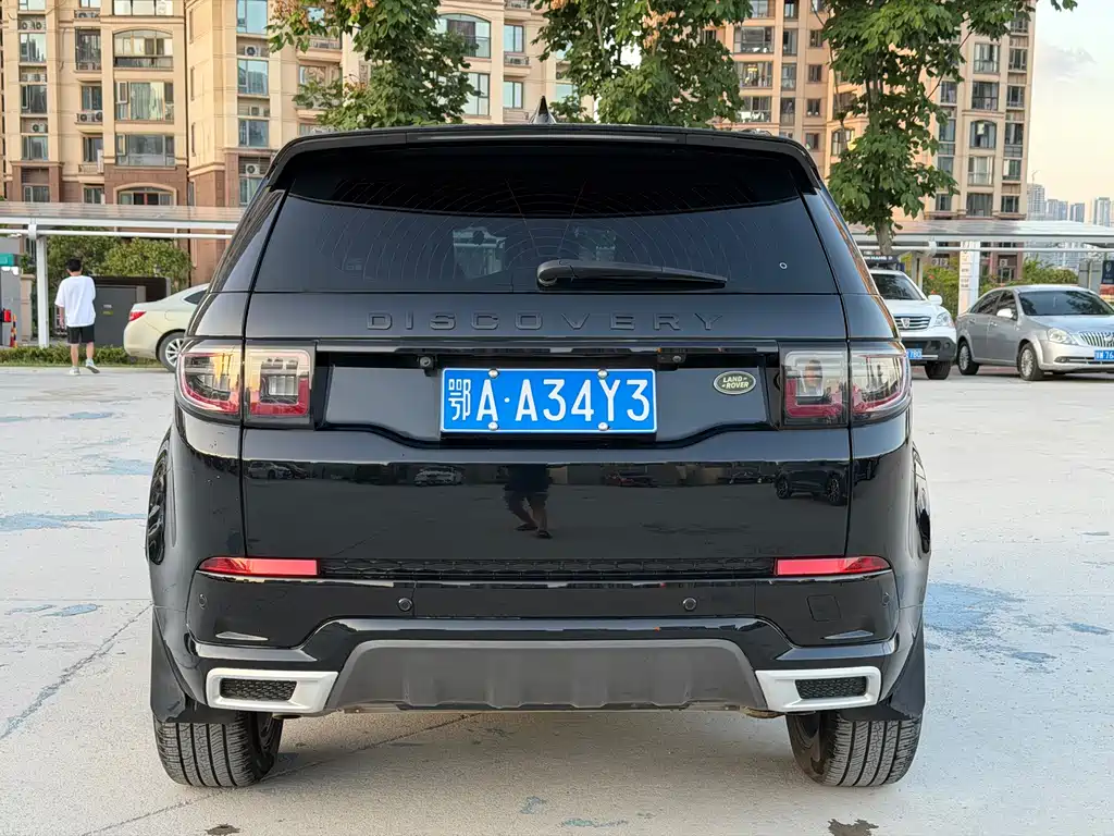 Land Rover Discovery Sport 2023 — фото 15
