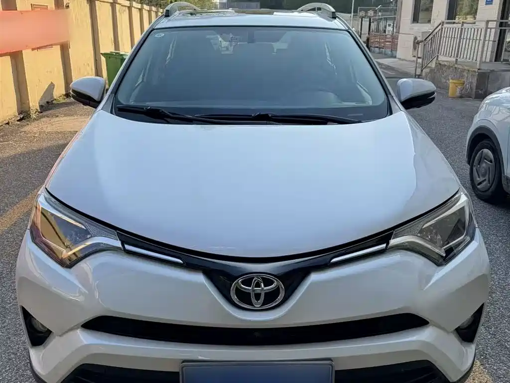 Toyota RAV4 2016 — фото 5