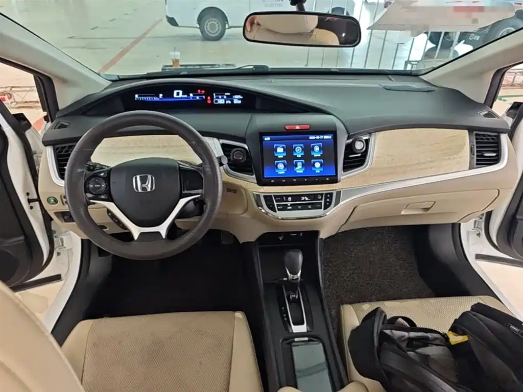 Honda Jade 2016 — фото 10