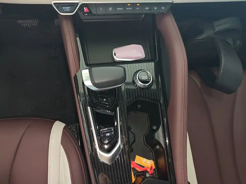 Geely Xingyue L 2023 — фото 14