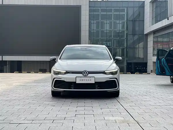 Volkswagen Golf 2023