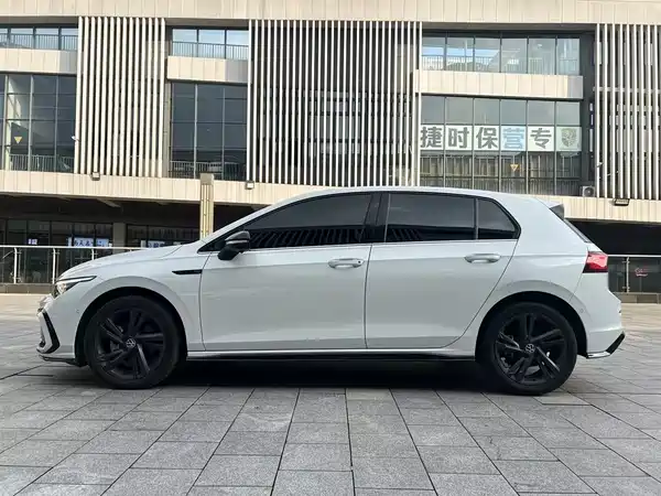 Volkswagen Golf 2023