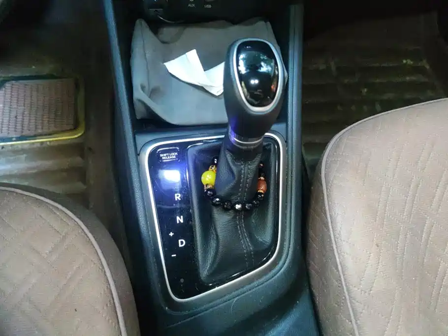 Hyundai Verna 2017 — фото 16